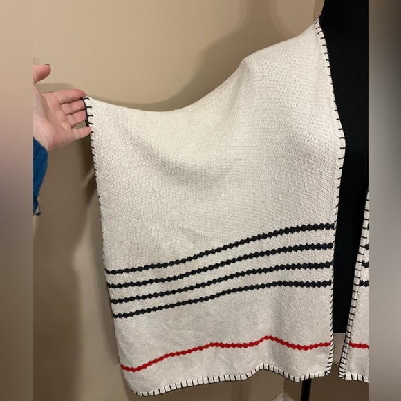 Margaret O’Leary Oversized Blanket Stitch Poncho, size 1 (small) - Picture 3 of 7